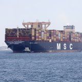 La très grande majorité des 100'000 navires du secteur, qui transportent 90% des marchandises dans le monde, sont propulsés par du fioul lourd. Le secteur est responsable de près de 3% des émissions de CO2 mondiales, d'après l'Onu.